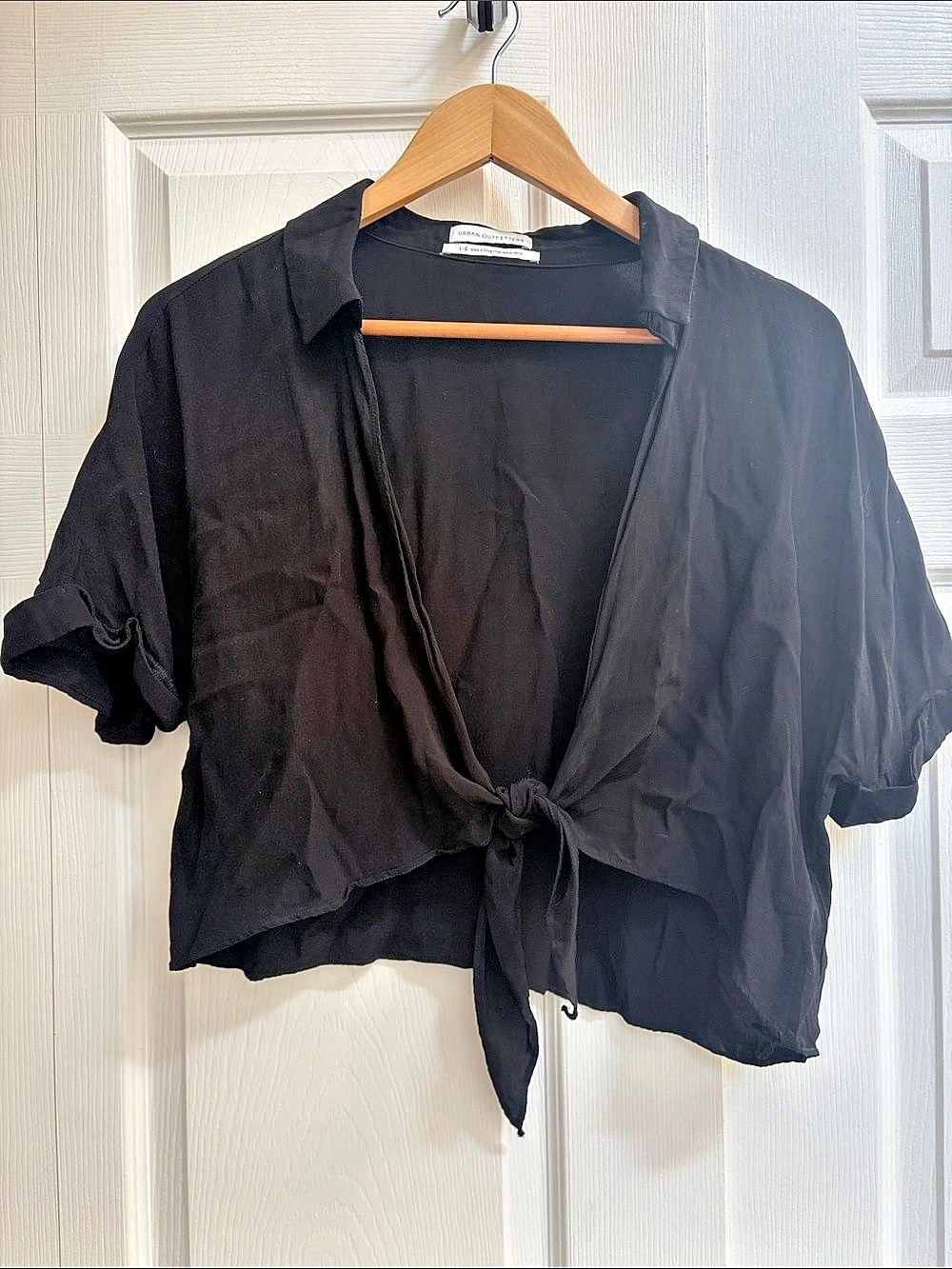 Urban Outfitters Tie-Front Cropped Black Blouse Size Large